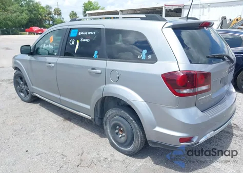 2020 Dodge Journey Crossroad z USA, uszkodzony, nr VIN 3C4PDCGB4LT188489